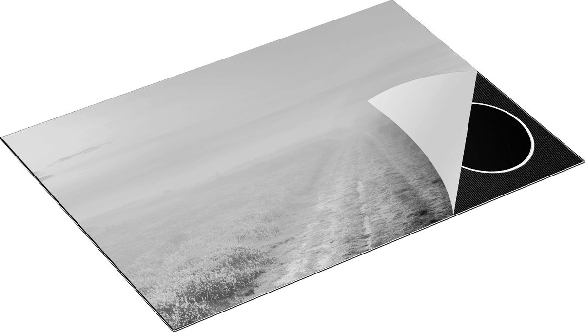 Chefcare Inductie Beschermer Pad in de Weide tijdens de Mist - Zwart Wit - 75x55 cm - Afdekplaat Inductie - Kookplaat Beschermer - Inductie Mat
