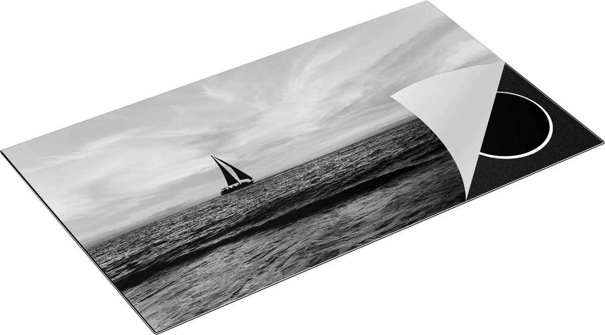 Chefcare Inductie Beschermer Zeilboot Silhouet bij Zonsondergang - Zwart Wit - 91,6x52,7 cm - Afdekplaat Inductie - Kookplaat Beschermer - Inductie Mat