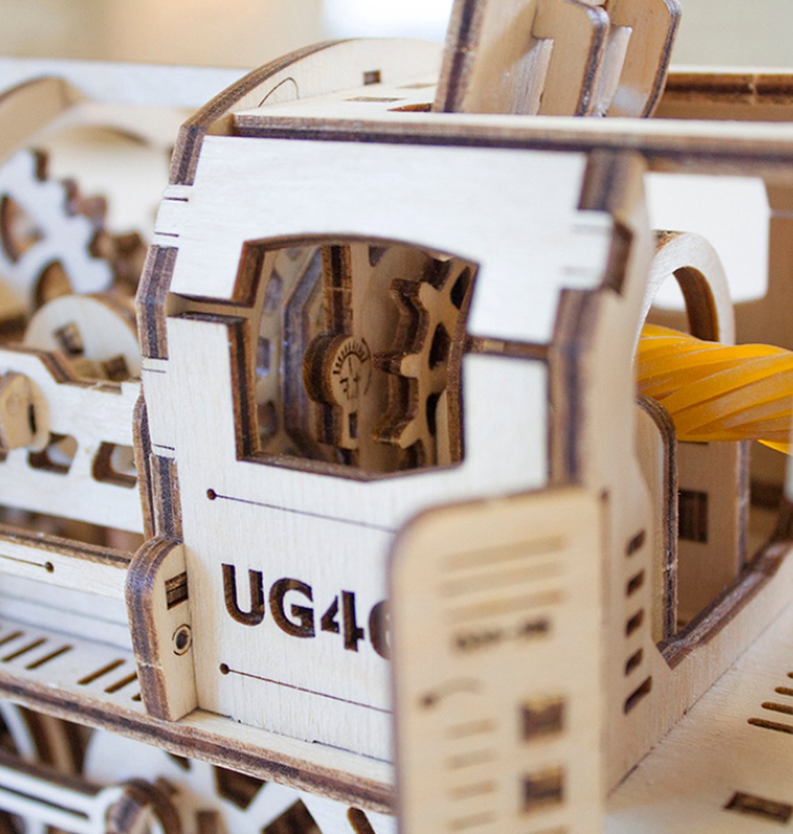 Ugears Modelbouw Hout Locomotief — afbeelding 10