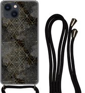Hoesje met koord Geschikt voor iPhone 13 - Marmer print - Zwart - Goud - Geometrie - Siliconen - Crossbody - Backcover met Koord - Telefoonhoesje met koord - Hoesje met touw