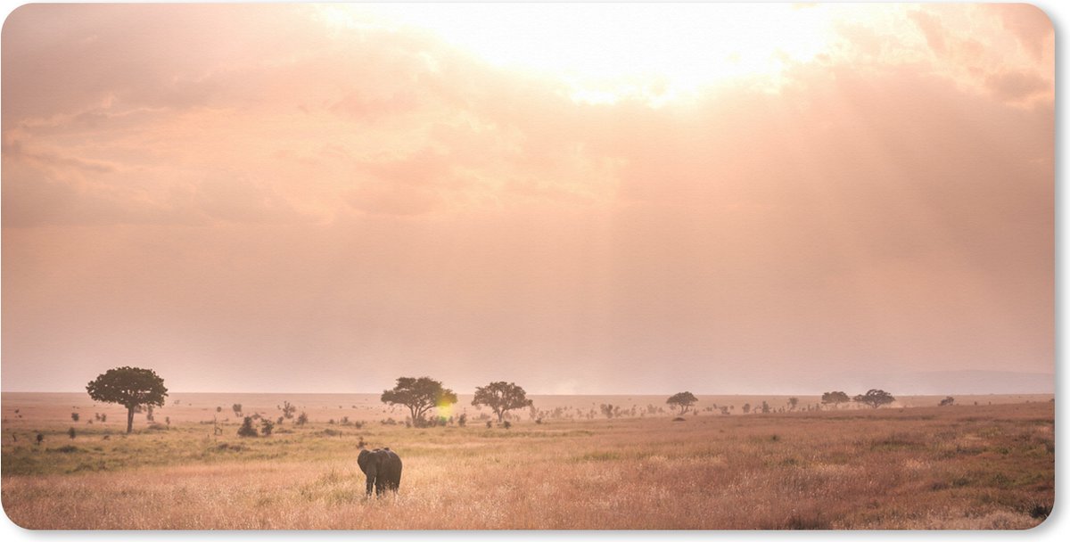 Muismat XXL 80x40 cm - Bureau onderlegger - Bureau mat Roze lucht boven het Nationaal park Serengeti in Tanzania - Bureaumat - Gaming mousepad xl - Bureaulegger groot - Computer deskmat