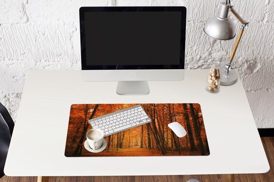 Muismat XXL 80x40 cm - Bureau onderlegger - Bureau mat Een bos met herfstachtige kleuren - Bureaumat - Gaming mousepad xl - Bureaulegger groot - Computer deskmat