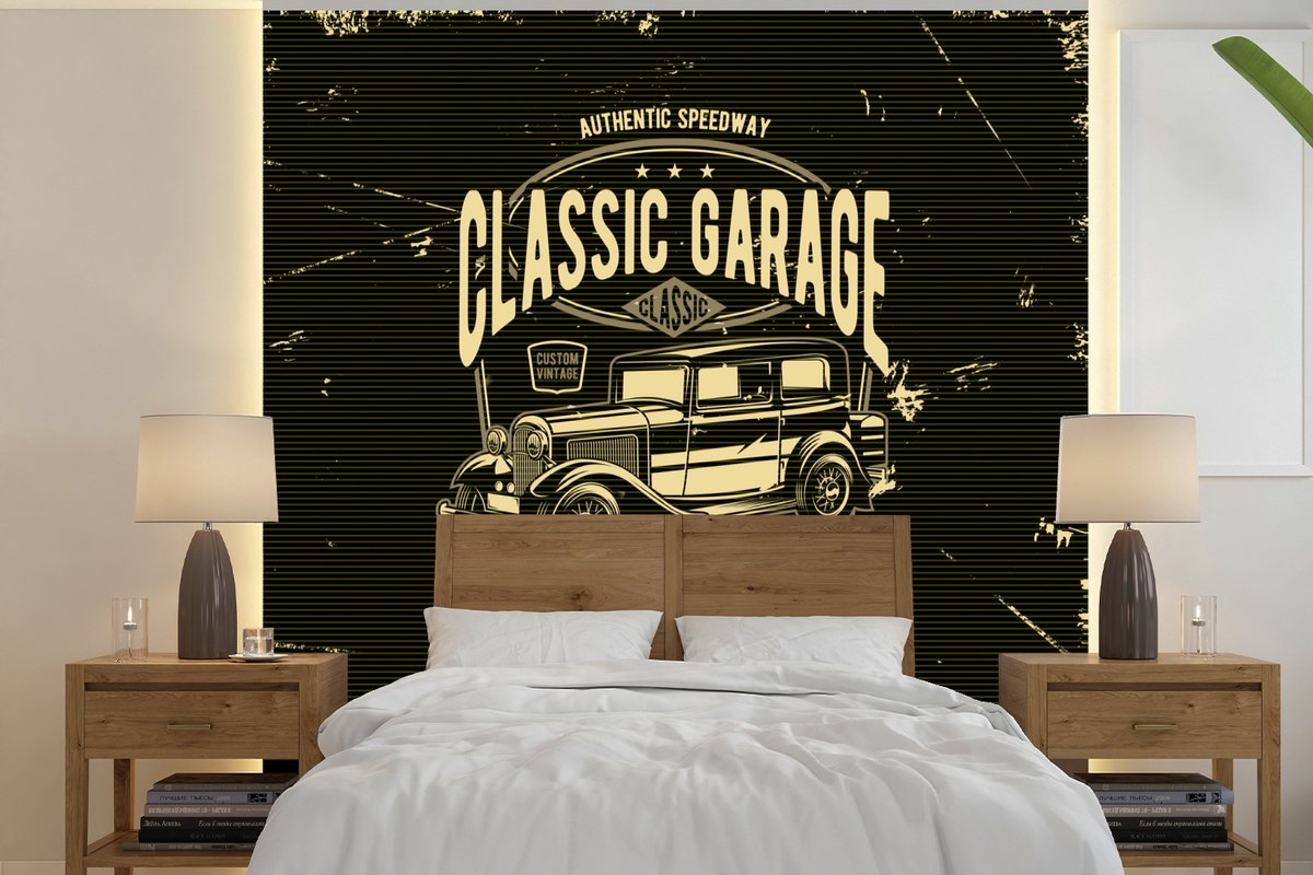 Behang - Fotobehang Mancave - Auto - Garage - Vintage - Breedte 300 cm x hoogte 300 cm