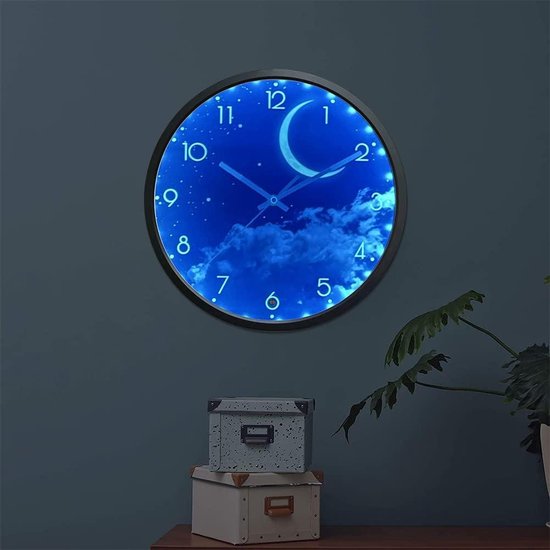 Topkey Zwarte wandklok 30,5 cm stille niet-tikkende ronde decoratieve wandklok voor woonkamer, slaapkamer, keuken (batterij niet inbegrepen) gouden cijfers