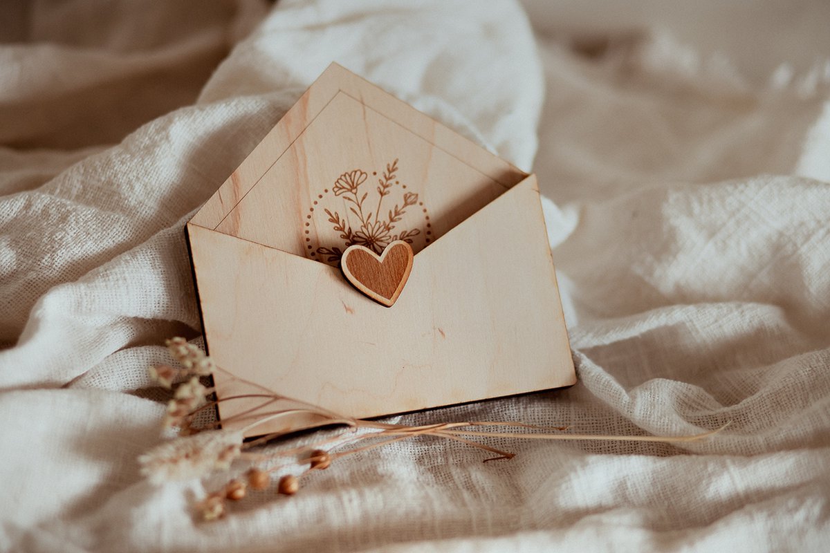 Bolletoet - houten envelop - personaliseren - cadeau - verjaardag - jubileum - bruiloft