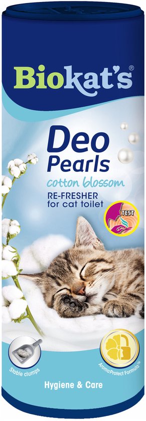 Biokat's Deo Pearls Cotton Blossom re-fresher voor kattenbak. Slapende kitten op zachte ondergrond met katoenbloesems.
