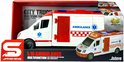 Ambulance speelgoed in verpakking, schaal 1:16. Wit met rode deuren en een kleinere ambulance ernaast.