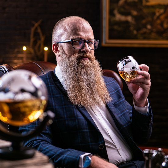 Whisiskey Whiskey Karaf - Wereldbol - Luxe Whisky Karaf Set - 0,9 L - Decanteer karaf - Whiskey Set - Incl. 4 RVS Whiskey Stones, 2 Whiskey Glazen & Extra Accessoires