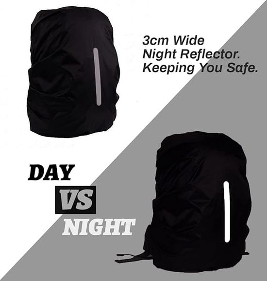 Zwarte rugzakhoes met reflecterende strip, die de veiligheid 's nachts benadrukt.
