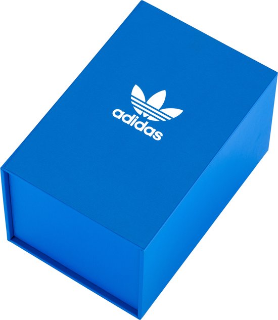 Kleine, helderblauwe Adidas geschenkdoos met wit Adidas logo.