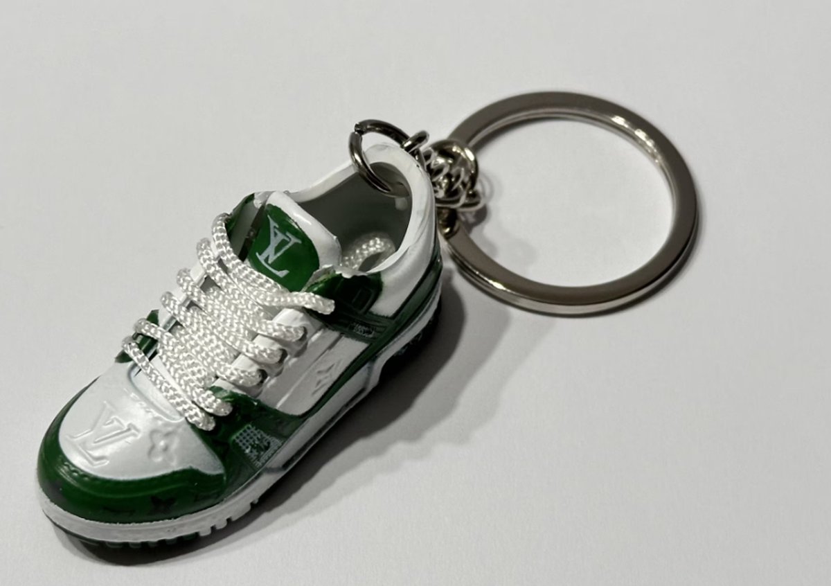 LV Trainer, Green-White - Sleutelhanger, Schoen Sleutelhanger, Sneaker  Keychain | bol