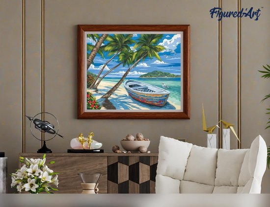 Peinture représentant un bateau sur une plage avec des palmiers, dans un cadre en bois.