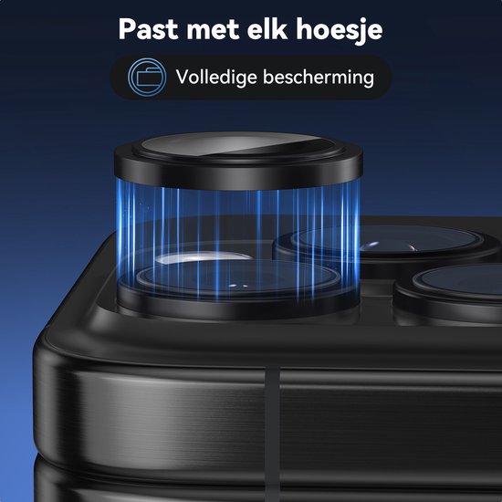 Een Mobstore cameralensbeschermer op een telefoon die past met een hoesje, met blauwe lijnen die de bescherming aangeven.
