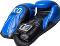 Een paar blauwe en zwarte KO FIGHTERS bokshandschoenen, 10oz.