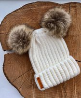 Muts - Dames - Meisjes - Dare2Dazzle - Off-White - Wit - met 2 Bruine Pom Poms