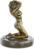 Een Erotisch Bronzen Beeld Vrouwelijk Naakt 16x16x20 cm