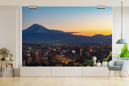 Erevan arménien au crépuscule avec le mont Ararat en Asie papier peint photo vinyle largeur 360 cm x hauteur 240 cm - Tirage photo sur papier peint (disponible en 7 tailles)