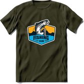 Fishing - Vissen T-Shirt | Grappig Verjaardag Vis Hobby Cadeau Shirt | Dames - Heren - Unisex | Tshirt Hengelsport Kleding Kado - Leger Groen - XXL