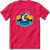 Fishing - Vissen T-Shirt | Grappig Verjaardag Vis Hobby Cadeau Shirt | Dames - Heren - Unisex | Tshirt Hengelsport Kleding Kado - Roze - M