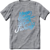 Keeo Calm Go Fishing - Vissen T-Shirt | Grappig Verjaardag Vis Hobby Cadeau Shirt | Dames - Heren - Unisex | Tshirt Hengelsport Kleding Kado - Donker Grijs - Gemaleerd - M