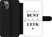 Bookcase pour iPhone 11 Pro Bookcase - Citations - Fun - Zwart - Wit - Avec poches - Étui portefeuille avec fermeture magnétique