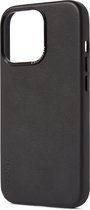 DECODED Leather Back Cover geschikt voor Apple iPhone 13 Pro - Hoogwaardig Leer, Metalen Knoppen (Zwart)