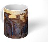 Mok - Zonsopgang over Camaguey stadsstraat in het Noord-Amerikaanse Cuba - 350 ML - Beker