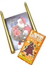 Tony Chocolonely kerst cadeau pakket | Tony Chocolonely kerst reep melk met gemberkoekjes | 2 Gouden dinerkaarsen en een kerstkaart,  Leuk om te geven en te krijgen! Feestelijk ver