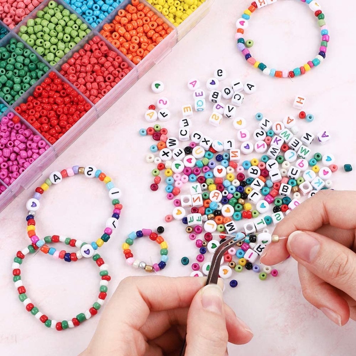 PLAY IT Kralen Mega Set XXL Knutselen Meisjes - 4 mm - Incl.Smiley, Letter & Hartjes Kralen — afbeelding 2