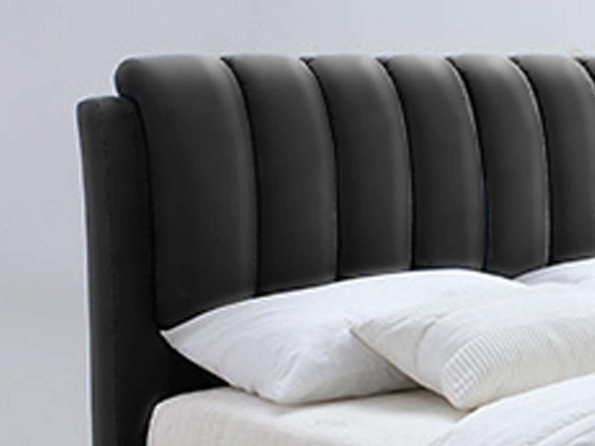Bed 'Bedoni' 160x200 + lattenb. - PU Zwart (4c)