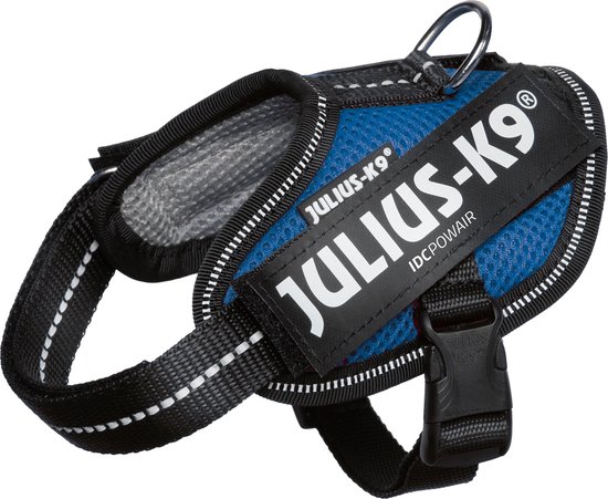 Blauw Julius-K9 IDC®Powair hondentuig met zwarte gesp, banden en reflecterende strepen. Binnenzijde van grijs mesh.