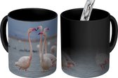 Magische Mok - Foto op Warmte Mok - Kudde flamingo's in het water - 350 ML - Uitdeelcadeautjes