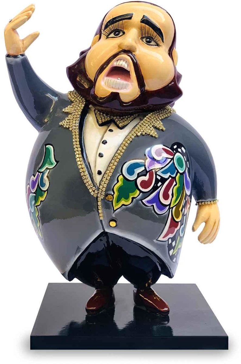 Opera singer Luciano