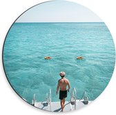 Dibond Wandcirkel - Duiken in Blauwe Zee - 30x30cm Foto op Aluminium Wandcirkel (met ophangsysteem)