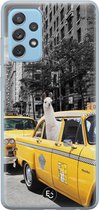 Samsung Galaxy A52 siliconen hoesje - Lama in taxi - Soft Case Telefoonhoesje - Grijs - Print