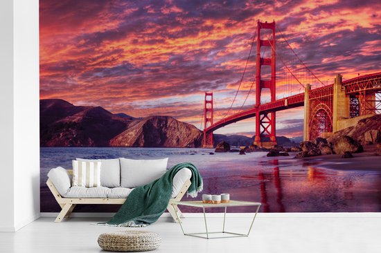 Papier peint photo vinyle - Le pont du Golden Gate avec un beau ciel violet largeur 385 cm x hauteur 240 cm - Tirage photo sur papier peint (disponible en 7 tailles)
