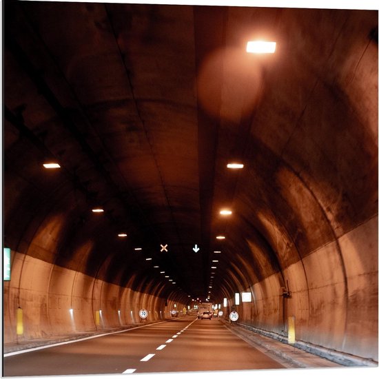 Dibond - Verlichte Tunnel - 80x80cm Foto op Aluminium (Met Ophangsysteem)