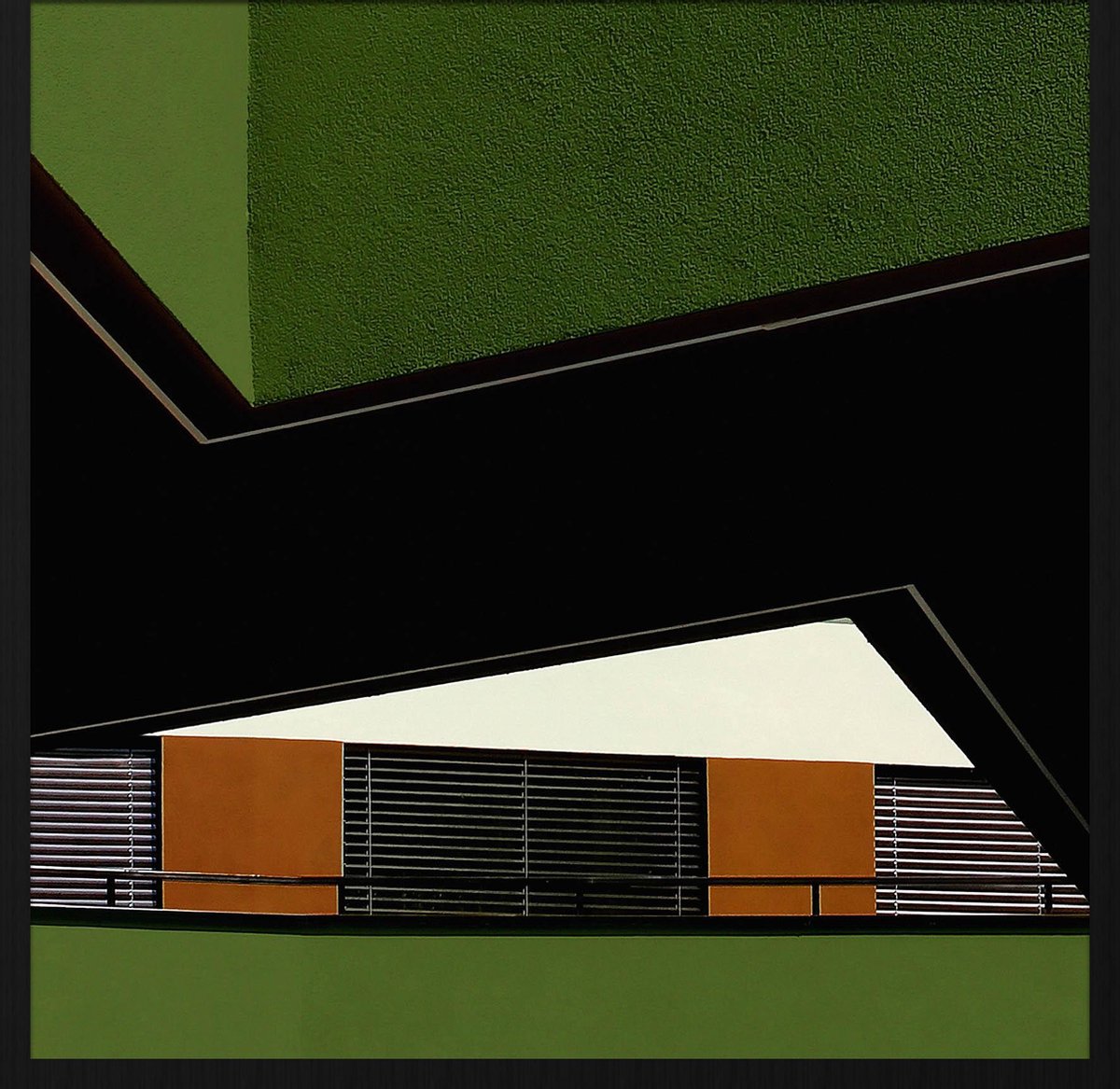 Schilderij - architectuur - Collectie rhythm of the city - Forex met zwarte lijst - 74x74cm
