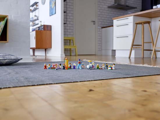 LEGO City Ensemble de figurines - La fête foraine 60234 – Kit de construction (183 pièces)