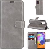 Voor Samsung Galaxy A31 Retro kalfspatroon gesp Horizontale flip lederen tas met houder & kaartsleuven & portemonnee (grijs)