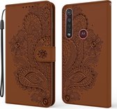 Voor Motorola Moto G8 Plus Pauw Reliëfpatroon Horizontale Flip Leren Case met Houder & Kaartsleuven & Portemonnee & Lanyard (Bruin)