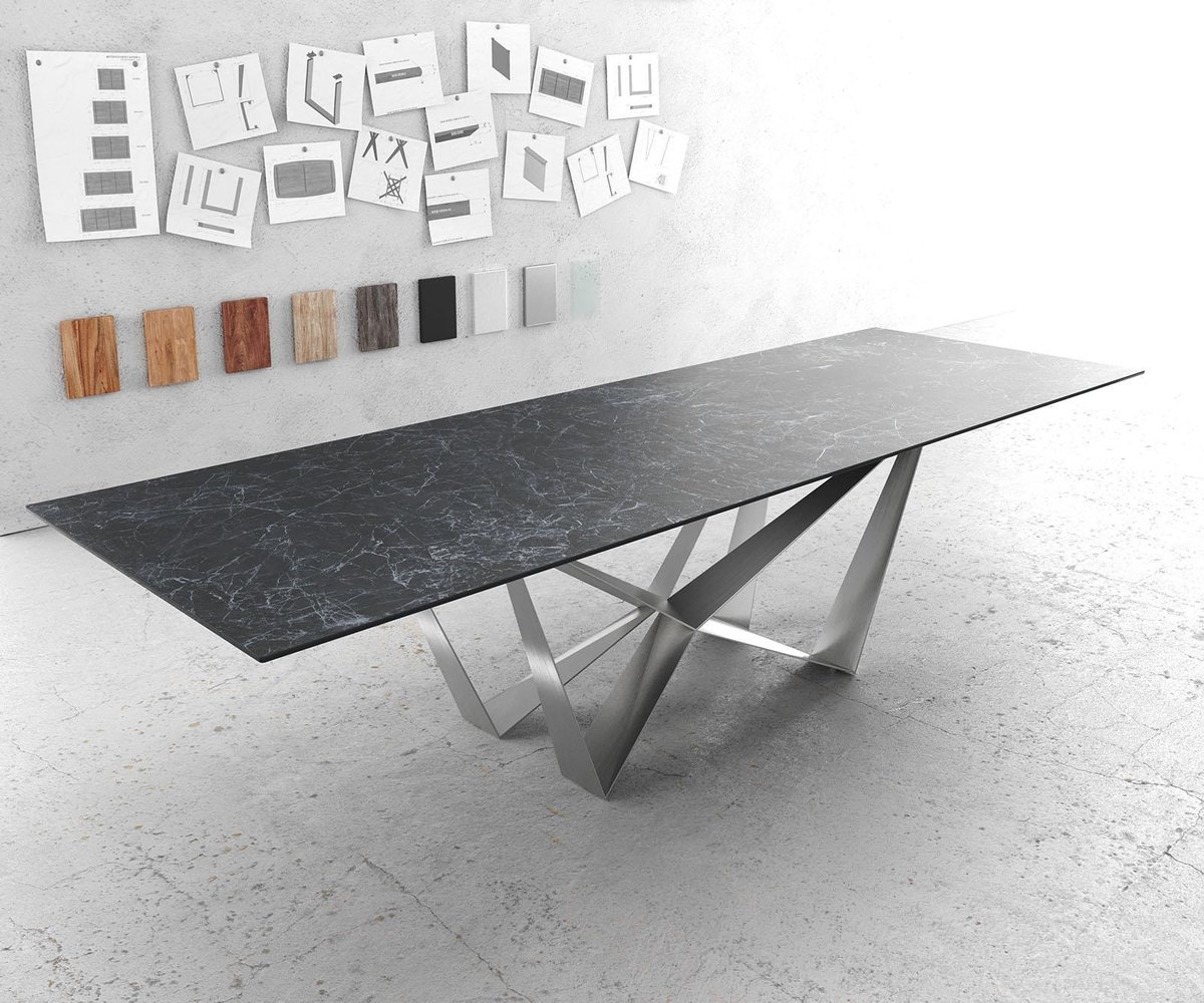 Eettafel Edge Laminam® keramiek grijs 300x100cm middenvoet vlak staal zilver