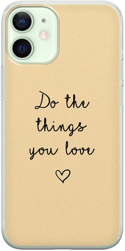 Coque pour iPhone 12 Mini jaune pâle, texte 'Do the things you love' et un cœur.