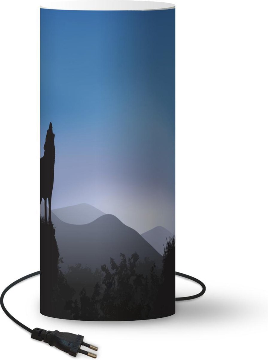 Lamp - Nachtlampje - Tafellamp slaapkamer - Wolf - Bomen - Silhouet - 33 cm hoog - Ø14.3 cm - Inclusief LED lamp