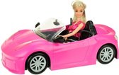 Lauren Tienerpop in roze auto