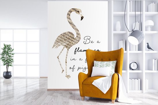 Citation 'Soyez un flamant rose dans un troupeau de pigeons' et un flamant rose en corde sur fond blanc 195x300 cm