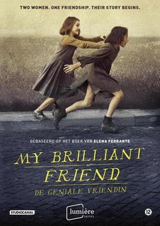 Twee meisjes rennen over een stenen ondergrond, gekleed in jurken. Tekst: 'MY BRILLIANT FRIEND'.