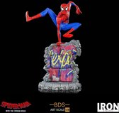 Iron Studios Spider-Man Into The Spider-Verse - Peter B. Parker 1/10 scale Statue / Beeld