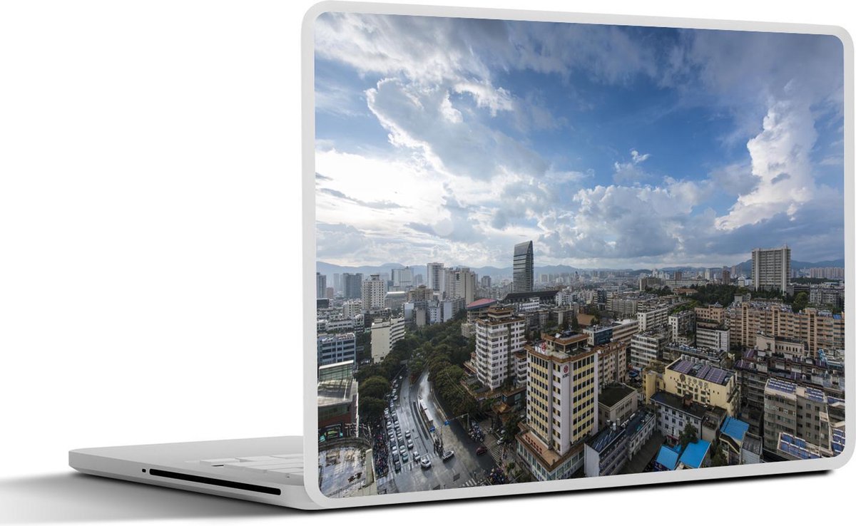 Afbeelding van product SleevesAndCases  Laptop sticker - 17.3 inch - Wolkenformatie boven Kunming in China