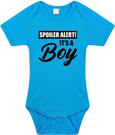 Spoiler alert boy gender reveal cadeau tekst baby rompertje blauw jongens - Kraamcadeau - Babykleding 80 (9-12 maanden)